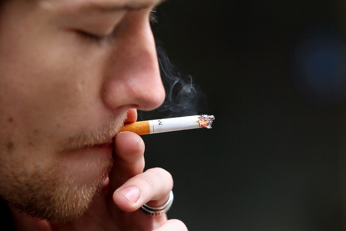 Người Mỹ hút thuốc ít hơn so với người Châu Á và Châu Âu