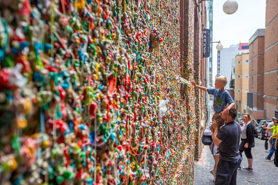 Bức tường kẹo cao su là điểm đến ở Seattle kỳ lạ nhất mà bạn có thể ghé thăm