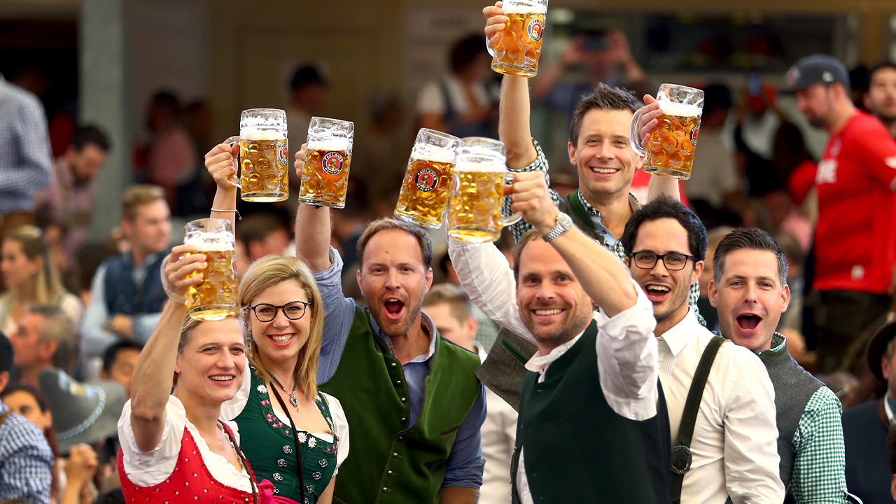 Lễ hội Oktoberfest là một hoạt động thường niên của người Đức